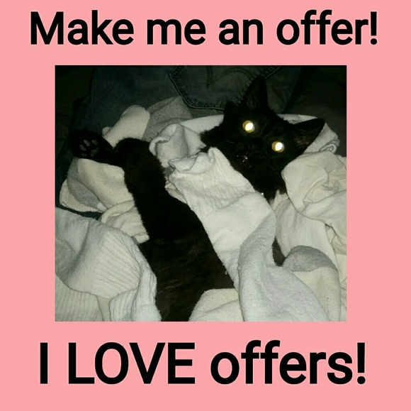 All items from a smoke free house WITH PETS. - Picture 1 of 1